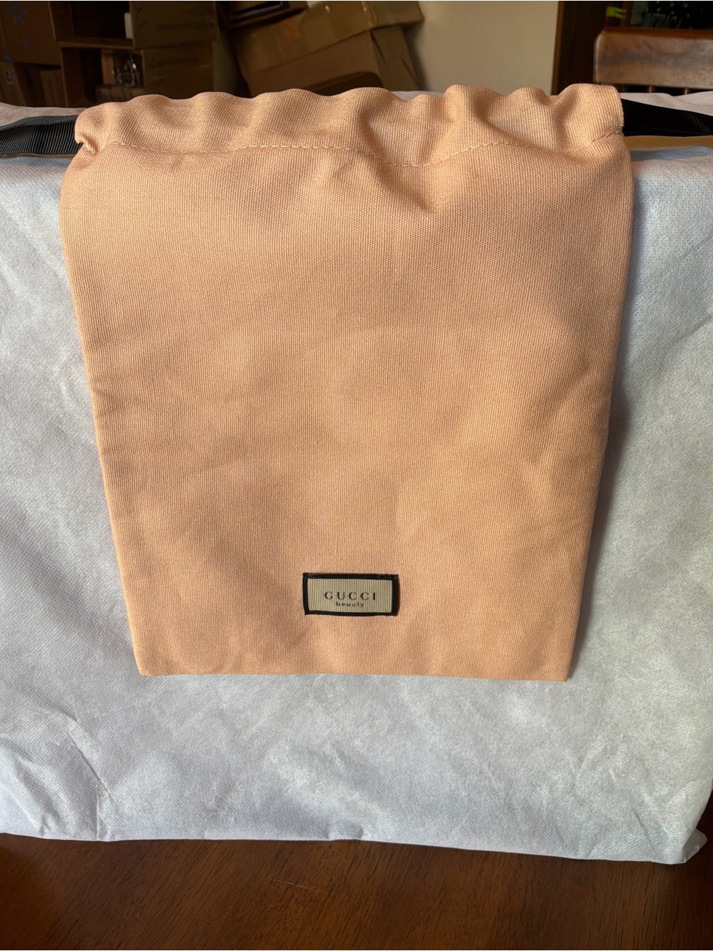 Gucci Beige Drawstring Toiletry Pouch,NIP GWP - Picture 2 of 4